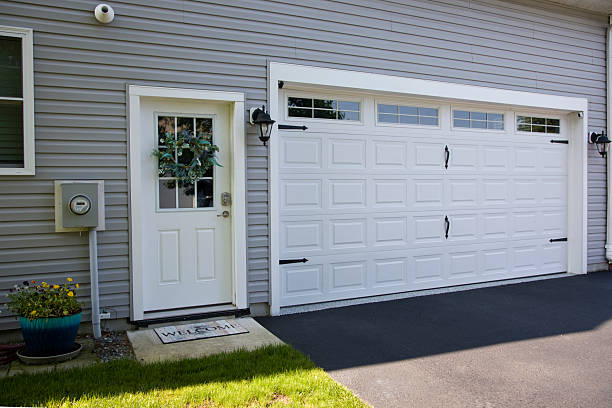 24/7 Emergency Garage Door Panel Replacement experts in Godley, TX